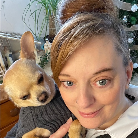 Meet your Posher Ambassador Beth Anne - Picture 3 of 7